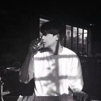 �ڰ׸���˧������ͼƬ