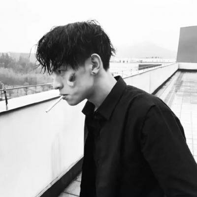 �ڰ׸���˧������ͼƬ