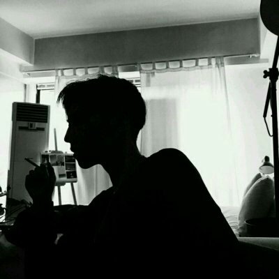 �ڰ׸���˧������ͼƬ