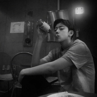 �ڰ׸���˧������ͼƬ