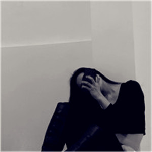 ����˸кڰ�Ů��ͷ�� ��Щ����������