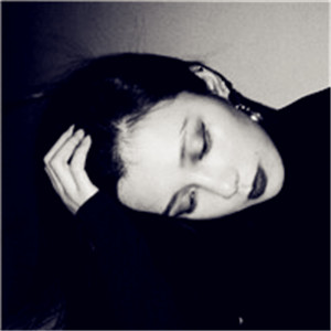 ����˸кڰ�Ů��ͷ�� ��Щ����������