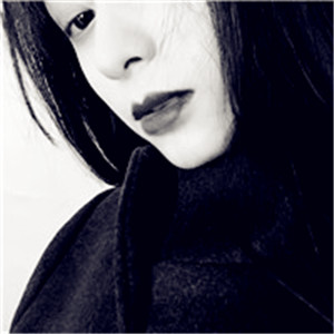 ����˸кڰ�Ů��ͷ�� ��Щ����������