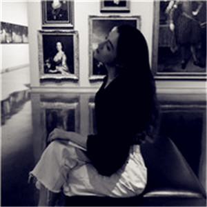 ����˸кڰ�Ů��ͷ�� ��Щ����������