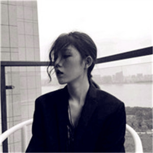 ����˸кڰ�Ů��ͷ�� ��Щ����������