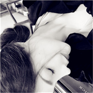 ����˸кڰ�Ů��ͷ�� ��Щ����������