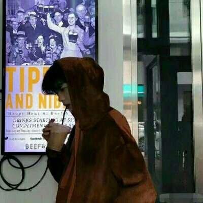 ˧����Ц������΢��ͷ��