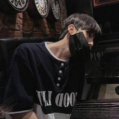 ˧����Ц������΢��ͷ��