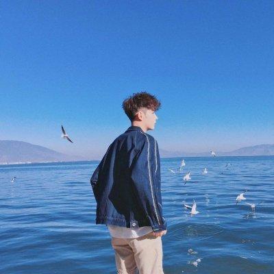 ˧����Ц������΢��ͷ��