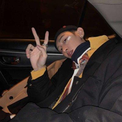 ˧����Ц������΢��ͷ��