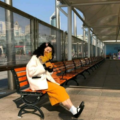 �ɰ�������Ů΢��ͷ��