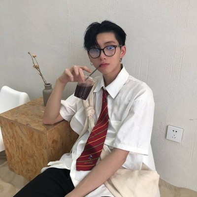 ����Ե�����΢��ͷ��