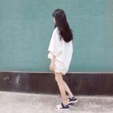 ��¶����ͷ��Ů�����屳ӰС����