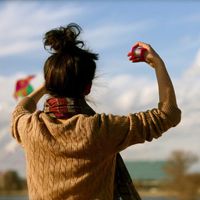 ��¶����ͷ��Ů�����屳ӰС����