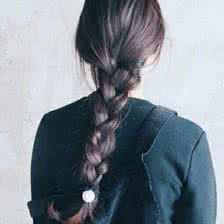 ��¶����ͷ��Ů�����屳ӰС����