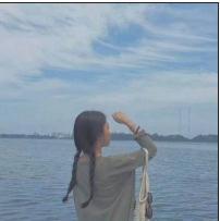 ��¶����ͷ��Ů�����屳ӰС����