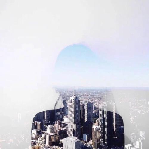 ��¶����ͷ��Ů�����屳ӰС����