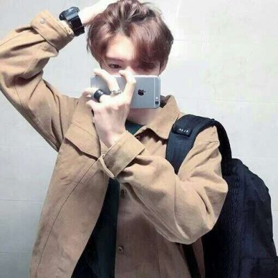 ����˧����ͷ�����ߺ󣬰������