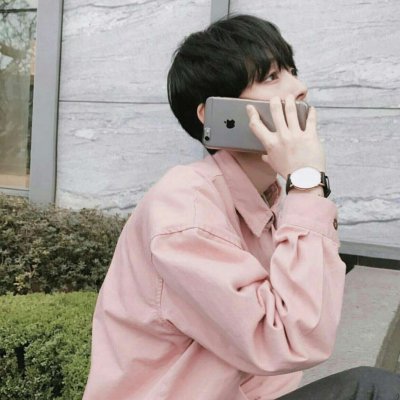 ����˧����ͷ�����ߺ󣬰������