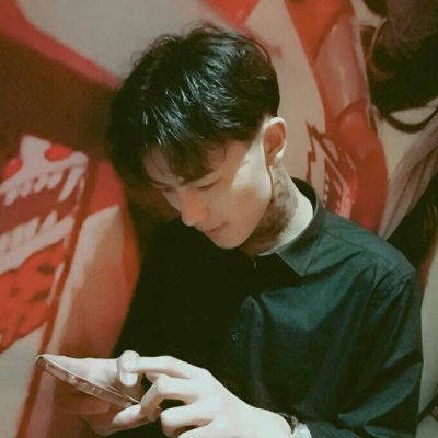 ����˧����ͷ�����ߺ󣬰������