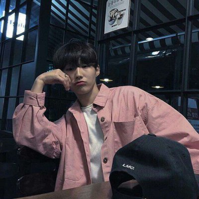 ����˧����ͷ�����ߺ󣬰������