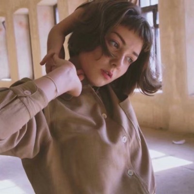 ŷ��Ů�����Ե���ͷ��