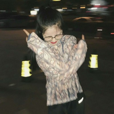 ůɫ��Ů���⾳΢�Ŵ�ͼ