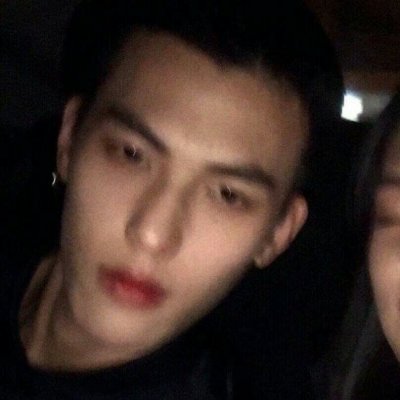 �˸кڰ�����ͷ��--û������Ҷ�û�й�