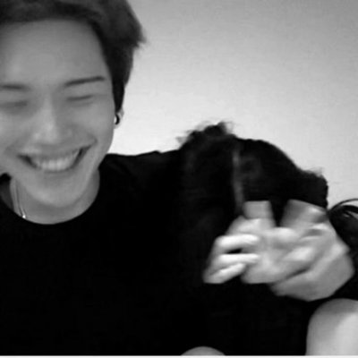 �˸кڰ�����ͷ��--û������Ҷ�û�й�