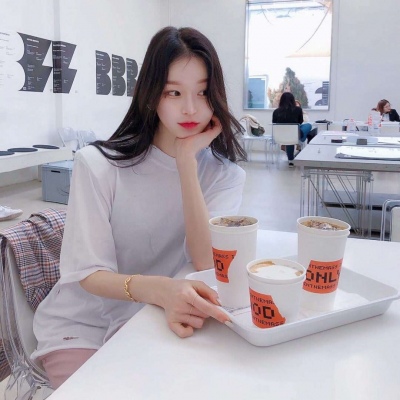 �ɰ��򵥵�Ů��С���¿ɰ��������ͷ��