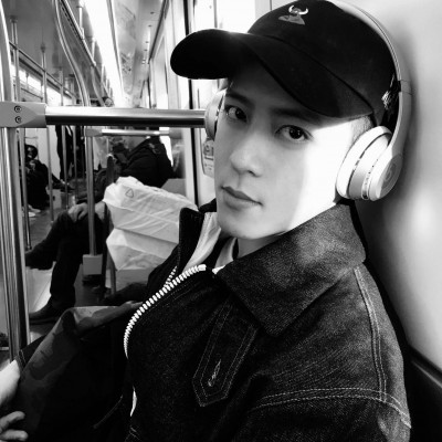 ���Զ�������������΢��ͷ��