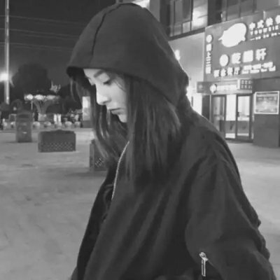 �ڰ�Ůͷ�����������