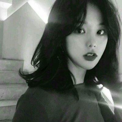 �ڰ�Ůͷ�����������