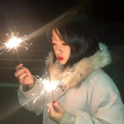 С����ʫ��Ĺ���ͷ��