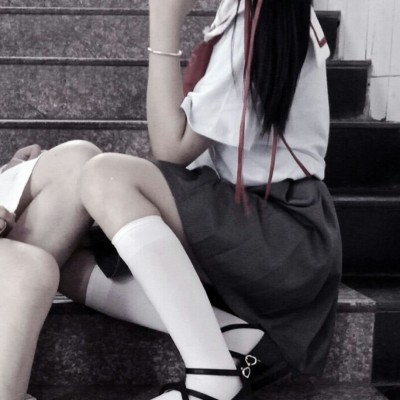 С����ʫ��Ĺ���ͷ��