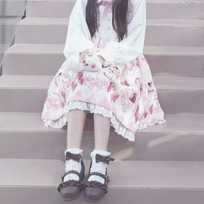 С����ʫ��Ĺ���ͷ��