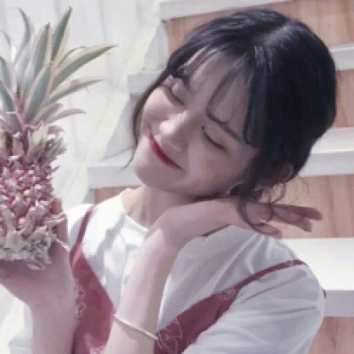 С����ʫ��Ĺ���ͷ��