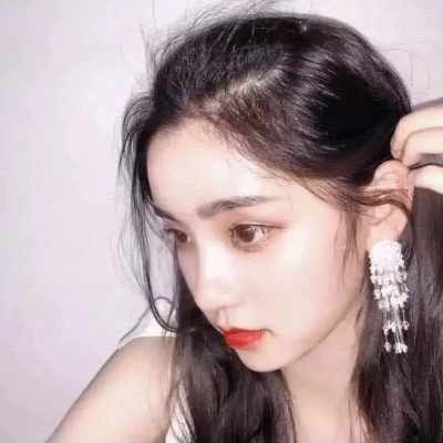 С����ʫ��Ĺ���ͷ��