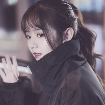 С����ʫ��Ĺ���ͷ��