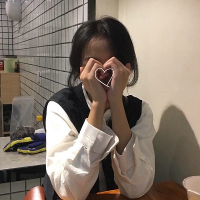 С����ʫ��Ĺ���ͷ��