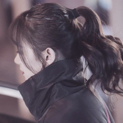 С����ʫ��Ĺ���ͷ��