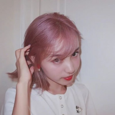 С����ʫ��Ĺ���ͷ��