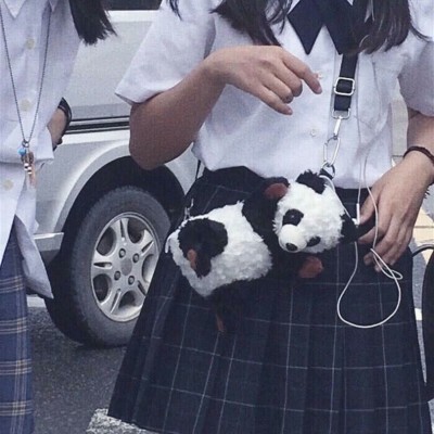 С����ʫ��Ĺ���ͷ��