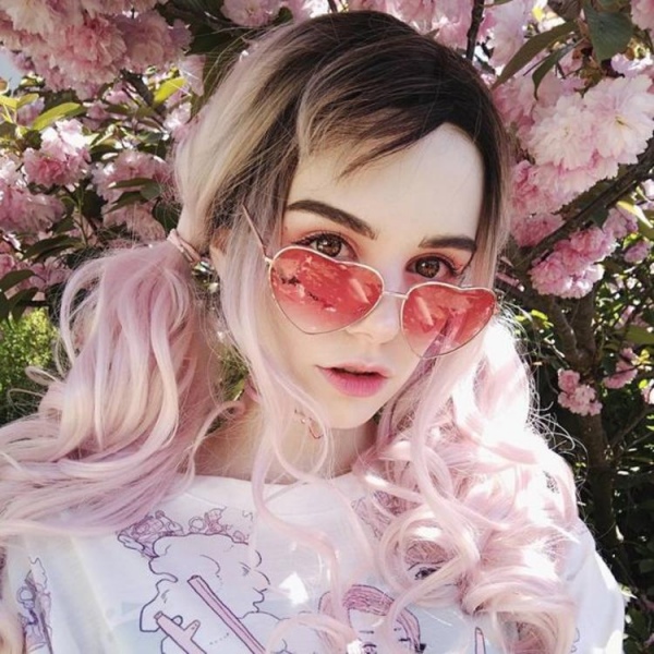 ŷ��Ů��ͷ��--��һת�۾����㺦������