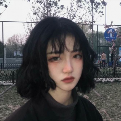 Ů���������˺���֮����˸��ǷϾ�����QQͷ��