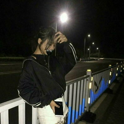 Ů���������˺���֮����˸��ǷϾ�����QQͷ��