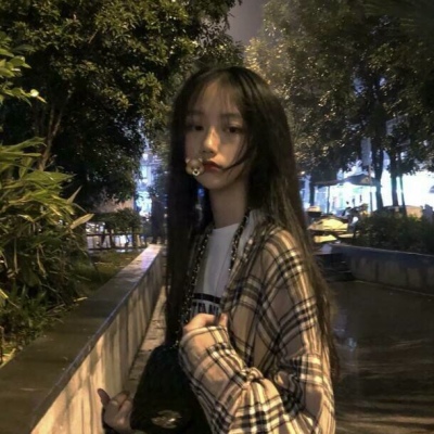 Ů���������˺���֮����˸��ǷϾ�����QQͷ��