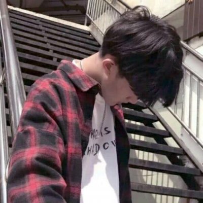 �ſ�˧������ͷ��һ��