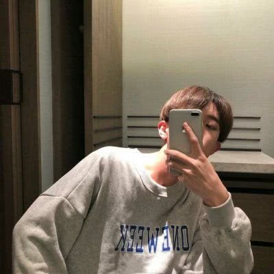 �ſ�˧������ͷ��һ��