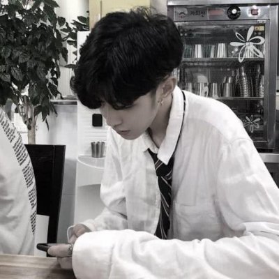 �ſ�˧������ͷ��һ��